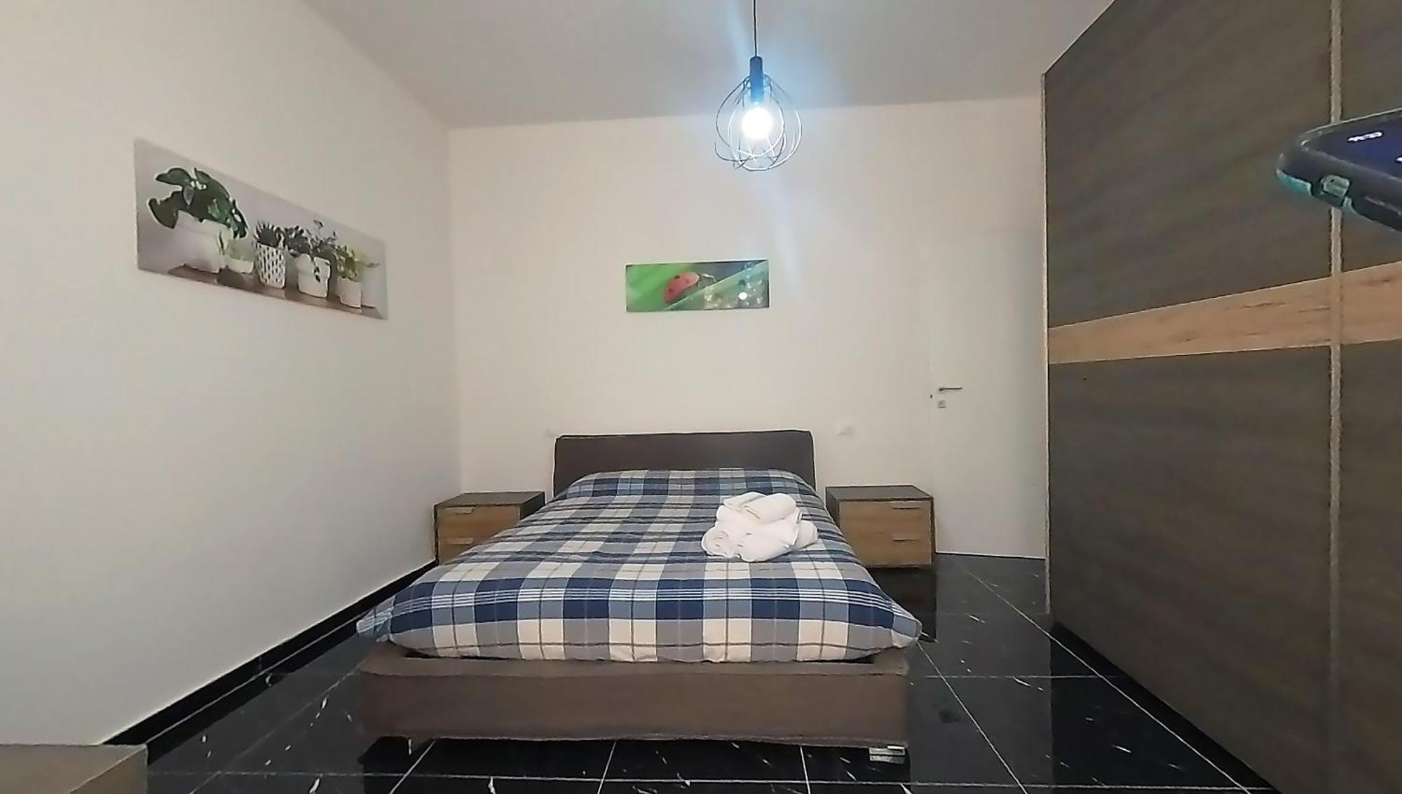 Tra Centro E Mare - Intero Appartamento Con Parcheggio Savona Bagian luar foto